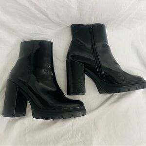 Steve Madden HOTT Y2K 90s Bratz Chunky Boots Shiny Black Platform Heel Size 7M